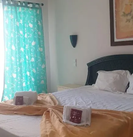 Oura Sunset Appartement