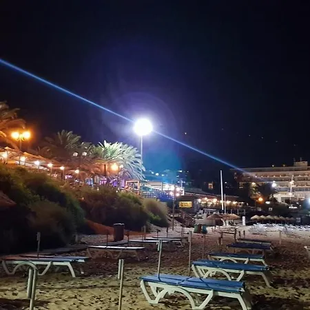 Oura Sunset Appartement