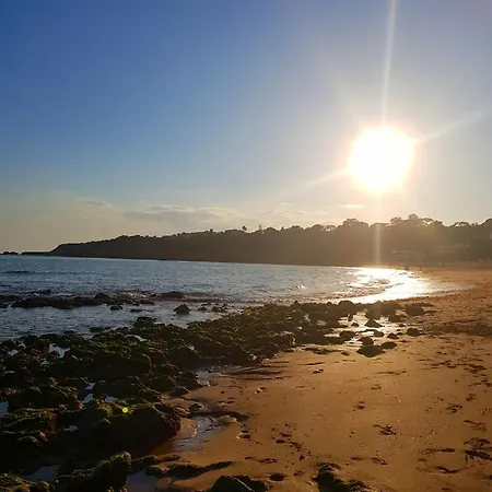 Oura Sunset アパート
