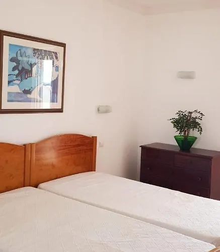 Oura Sunset Apartamento