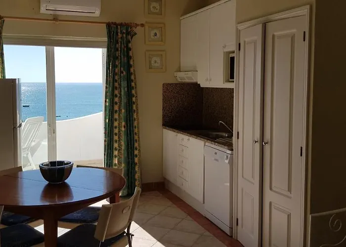 Oura Sunset Apartamento