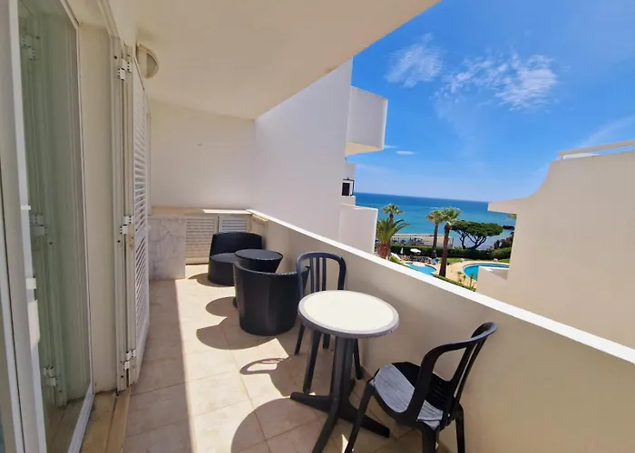 Oura Sunset Apartamento