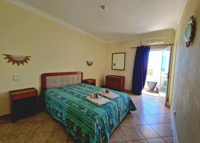 Oura Sunset Apartamento *