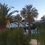 Oura Sunset Apartman *