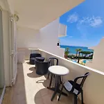 Oura Sunset Apartman